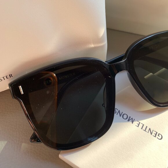 Black Square Sunglasses with Dark Lenses main image 2